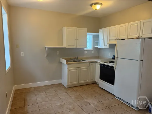 $1,000 | 836 East Henry Street, Unit D, Savannah, GA 31401