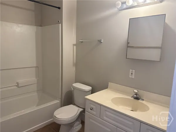 $1,000 | 836 East Henry Street, Unit D, Savannah, GA 31401