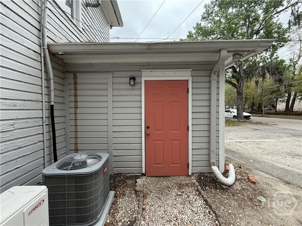 $1,000 | 836 East Henry Street, Unit D, Savannah, GA 31401