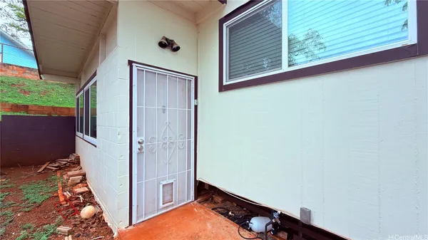 $2,100 | 94-1086 Lumihoahu Street, Unit B, Waipahu, HI 96797