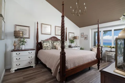 a view of walk in closet