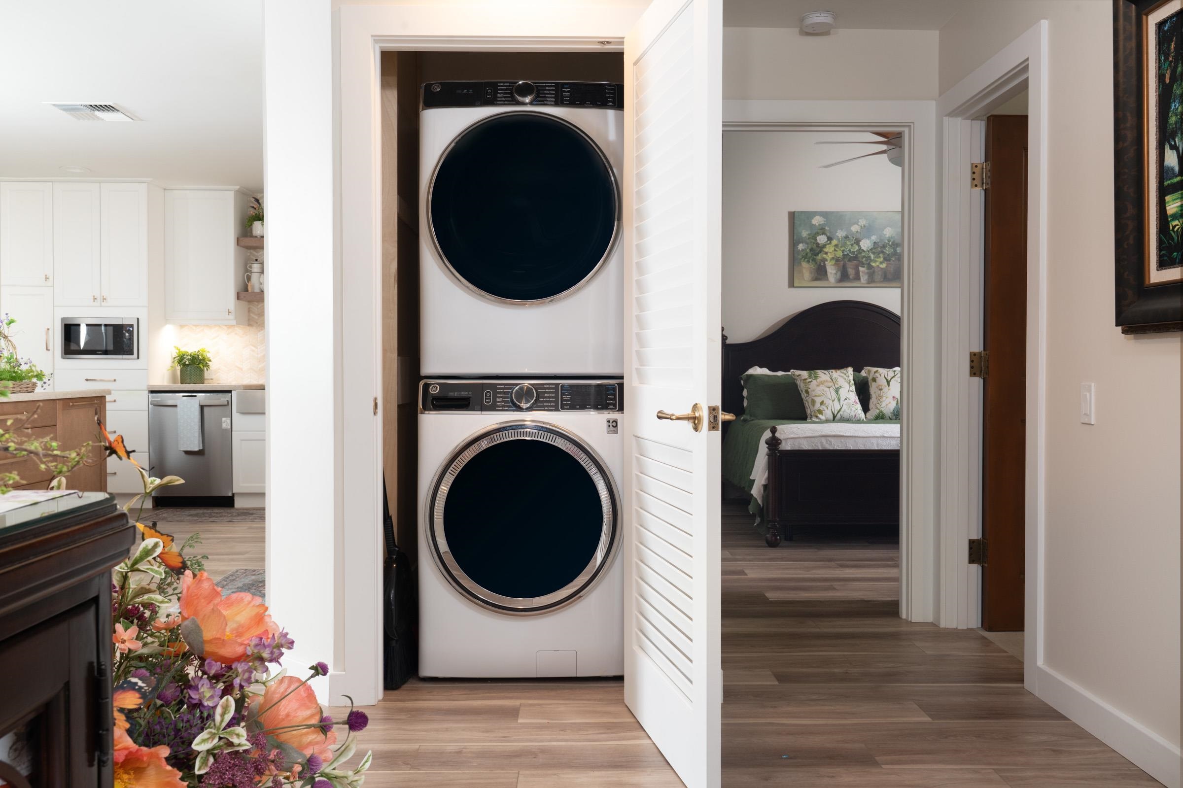 50 Puu Anoano Street, Unit 2804 Lahaina, HI 96761 - Photo 30 of 49 a living room with furniture and a wooden floor