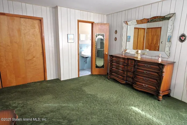 $899,000 | 785 Hylan Boulevard | Grasmere