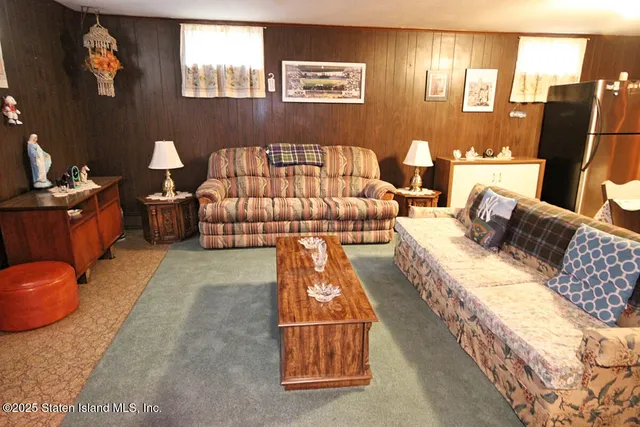 $899,000 | 785 Hylan Boulevard | Grasmere