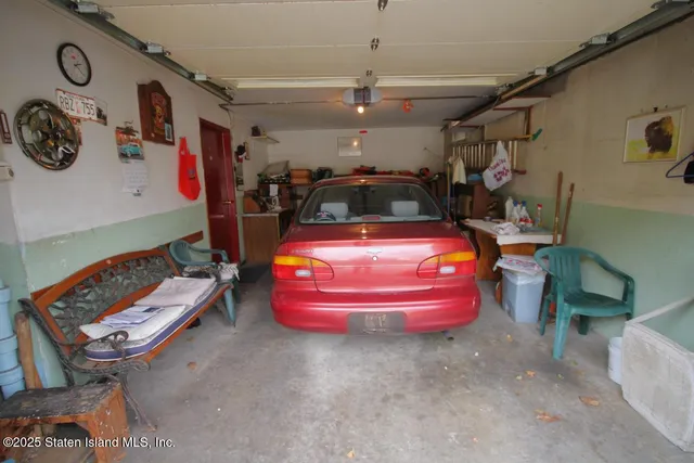 $899,000 | 785 Hylan Boulevard | Grasmere