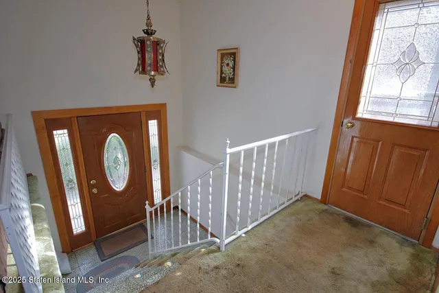 $899,000 | 785 Hylan Boulevard | Grasmere