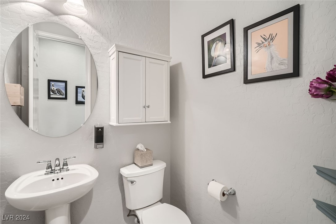 920 Everest Peak Avenue Henderson, NV 89012 - Photo 13 of 34 Powder Bath