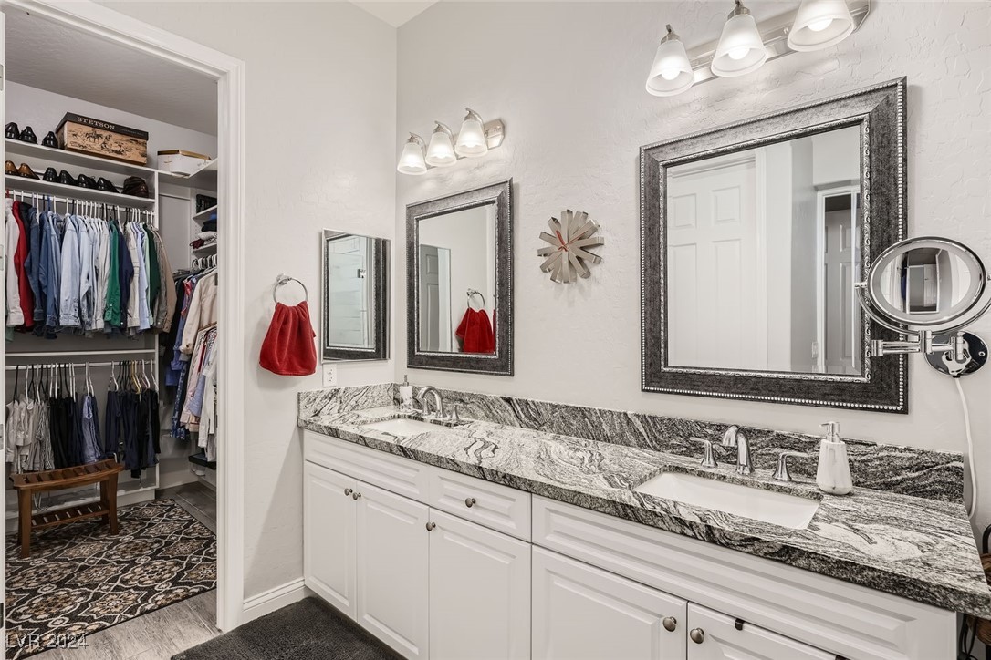 920 Everest Peak Avenue Henderson, NV 89012 - Photo 16 of 34 Dual Sinks