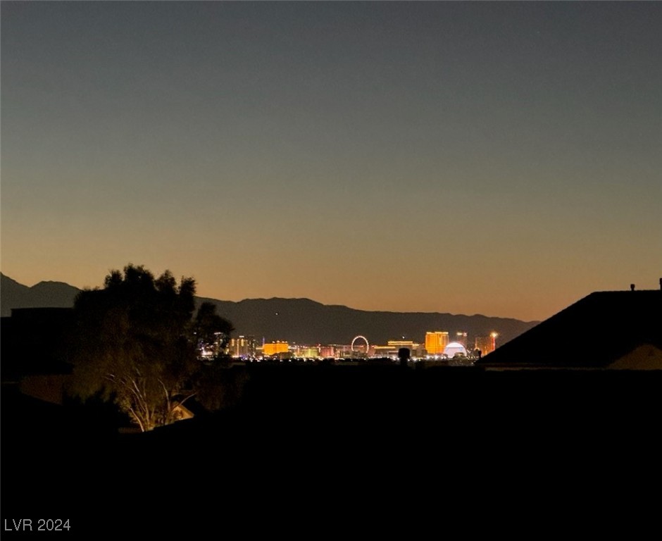 920 Everest Peak Avenue Henderson, NV 89012 - Photo 2 of 34 Strip View