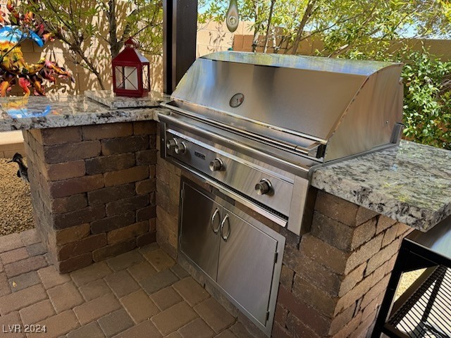 920 Everest Peak Avenue Henderson, NV 89012 - Photo 26 of 34 Built In BBQ- Granite Counter