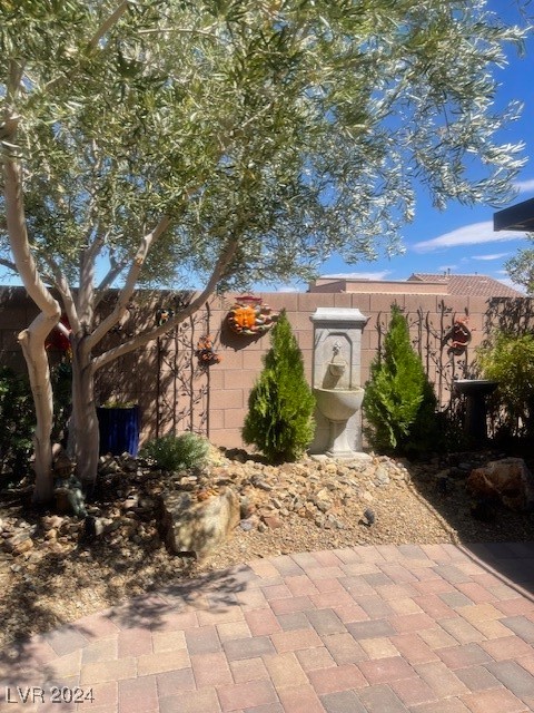 920 Everest Peak Avenue Henderson, NV 89012 - Photo 31 of 34 Patio Area