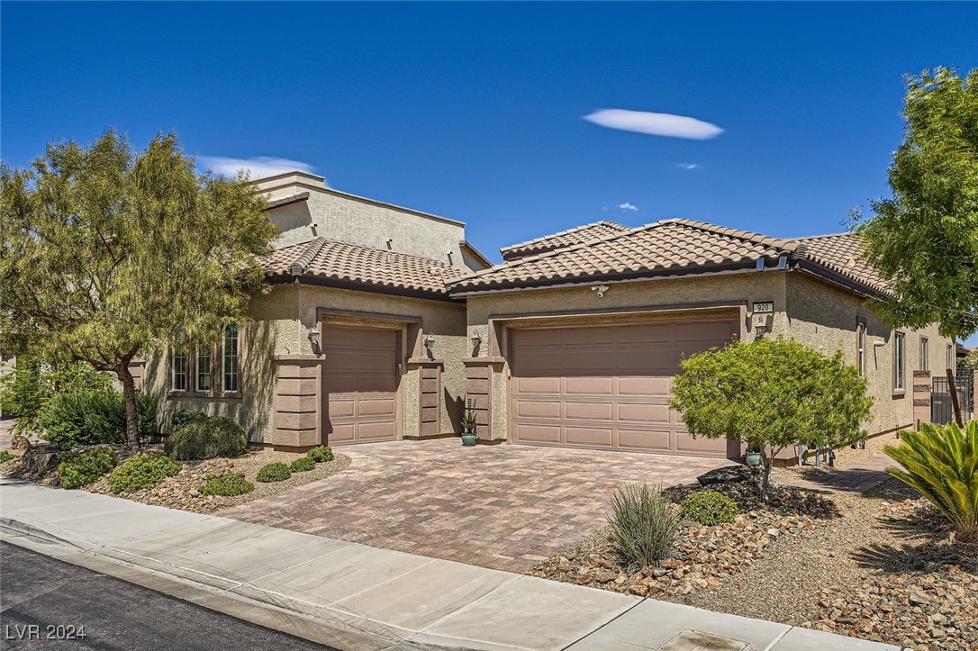 920 Everest Peak Avenue Henderson, NV 89012 - Photo 4 of 34