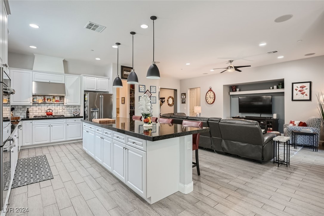 920 Everest Peak Avenue Henderson, NV 89012 - Photo 8 of 34 Oversized Island