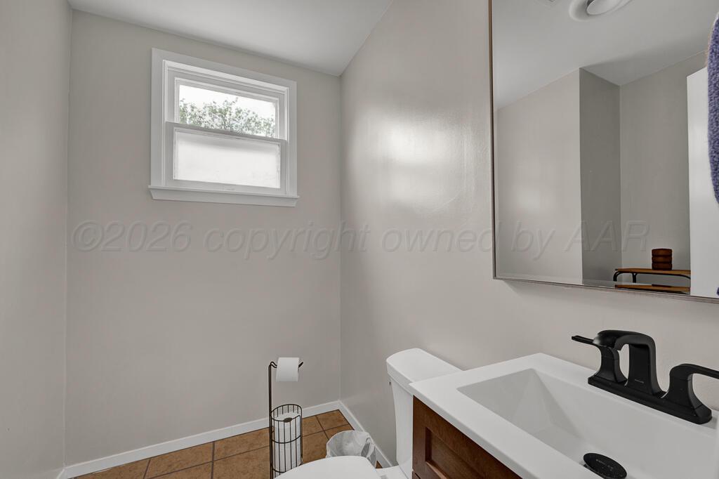 4000 Parker Street Amarillo, TX 79110 - Photo 19 of 25 bathroom two