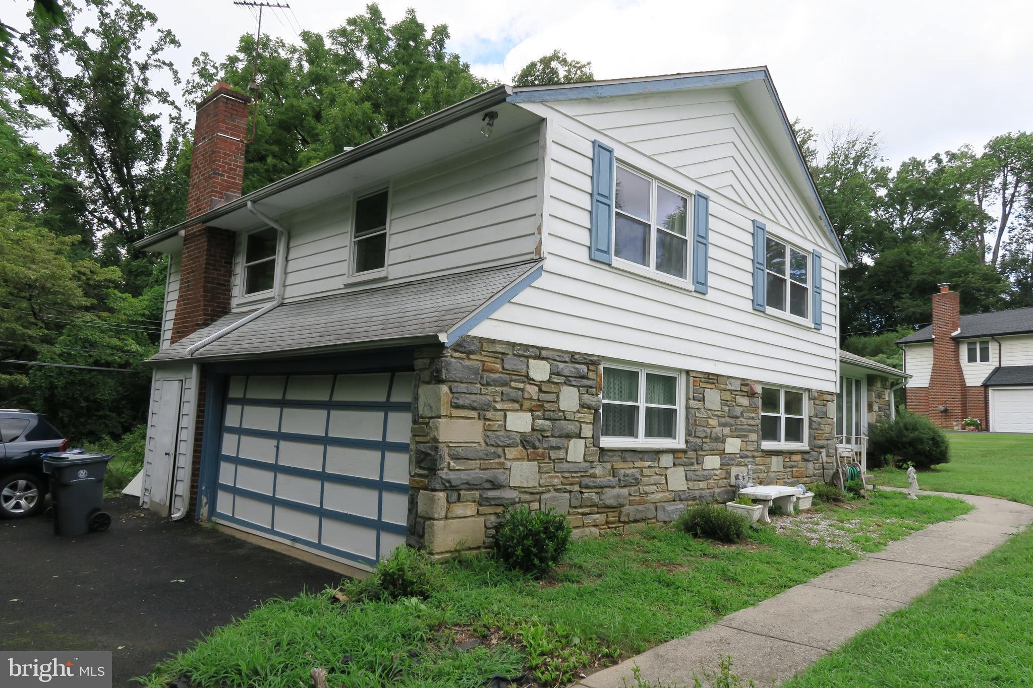 1812 Oakwynne Road Huntingdon Valley, PA 19006 - Photo 3 of 7 Gallery Image 3