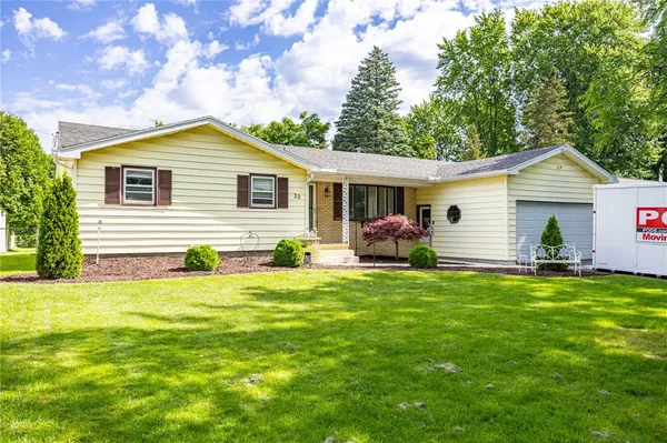 $189,900 | 22 Glen Oaks Drive, Gates, NY 14624