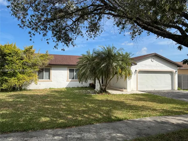 $2,990 | 28211 Southwest 136th Place, Homestead, FL 33033