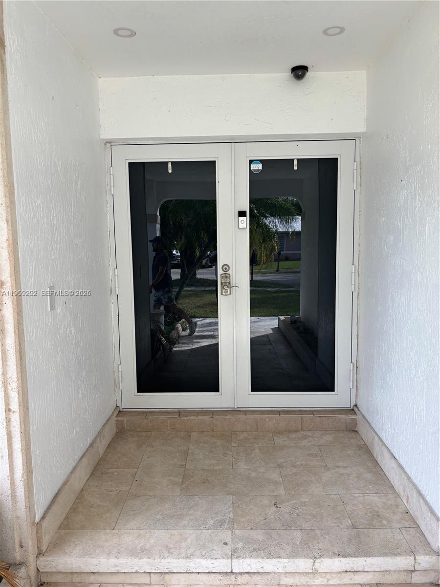 28211 Southwest 136th Place Homestead, FL 33033 - Photo 5 of 24