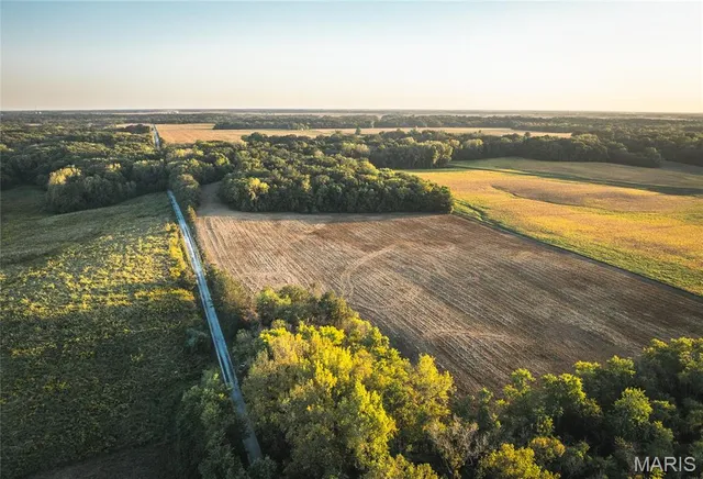 $1 | 108 Chesterfield Il 62630, Chesterfield, IL 62630