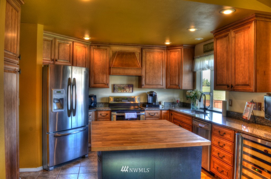 6808 Parker Road East Sumner, WA 98390 - Photo 3 of 15 Gallery Image 3