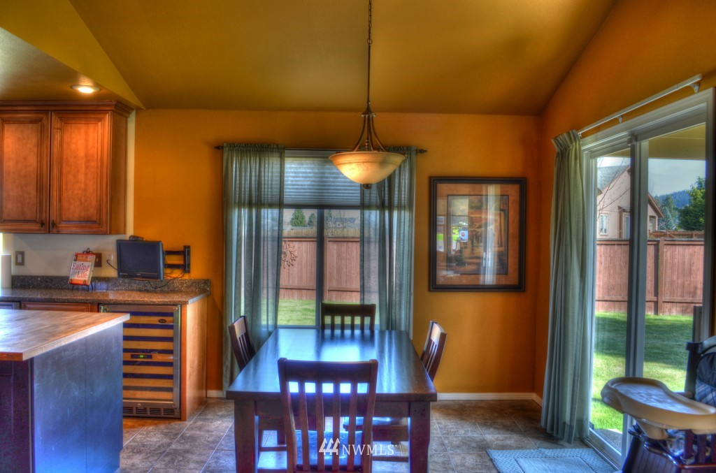 6808 Parker Road East Sumner, WA 98390 - Photo 4 of 15 Gallery Image 4