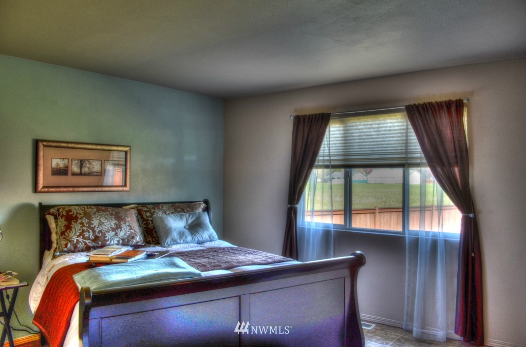 6808 Parker Road East Sumner, WA 98390 - Photo 6 of 15 Gallery Image 6