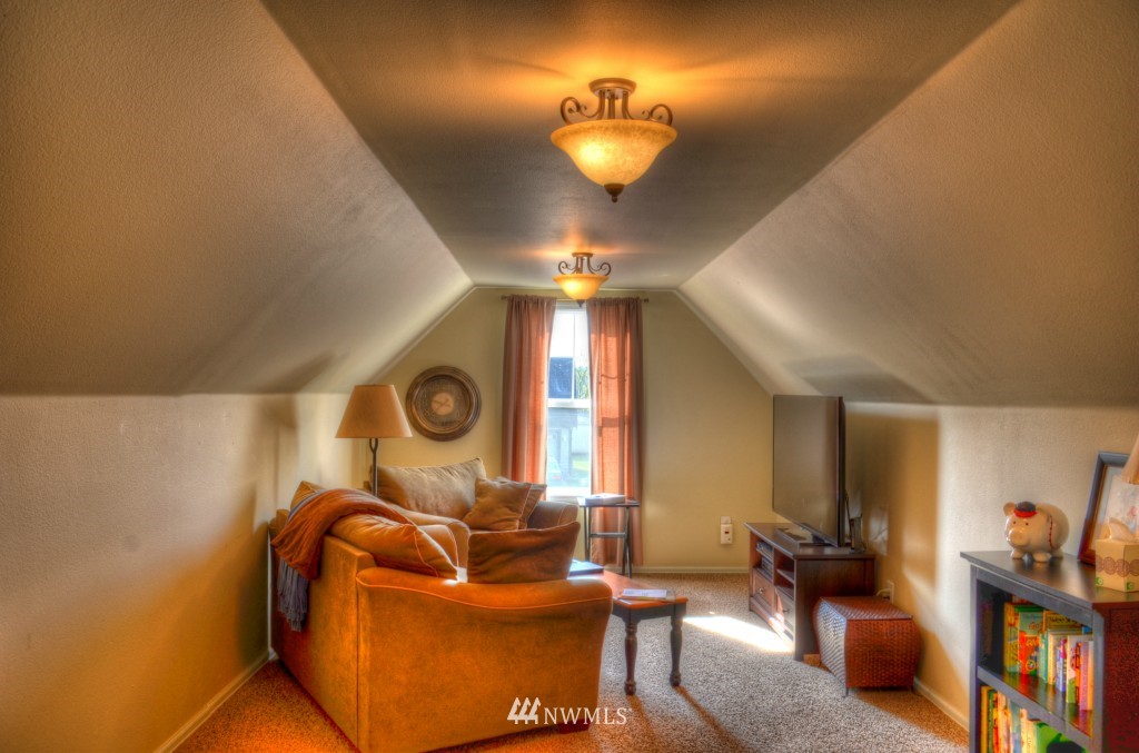 6808 Parker Road East Sumner, WA 98390 - Photo 10 of 15 Gallery Image 10
