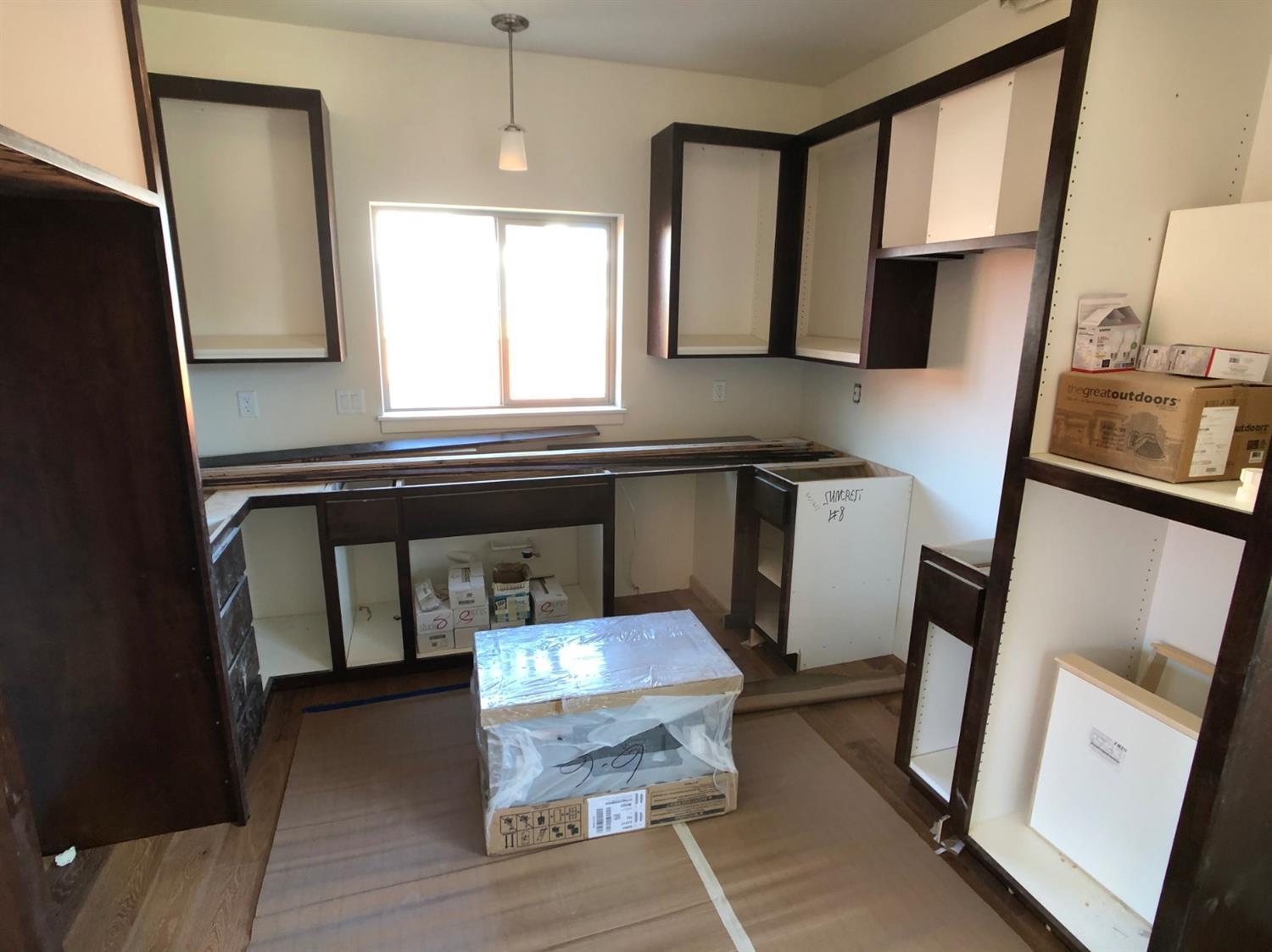 69 Stage Way Talent, OR 97540 - Photo 2 of 16 Kitchen as of 3/20/20