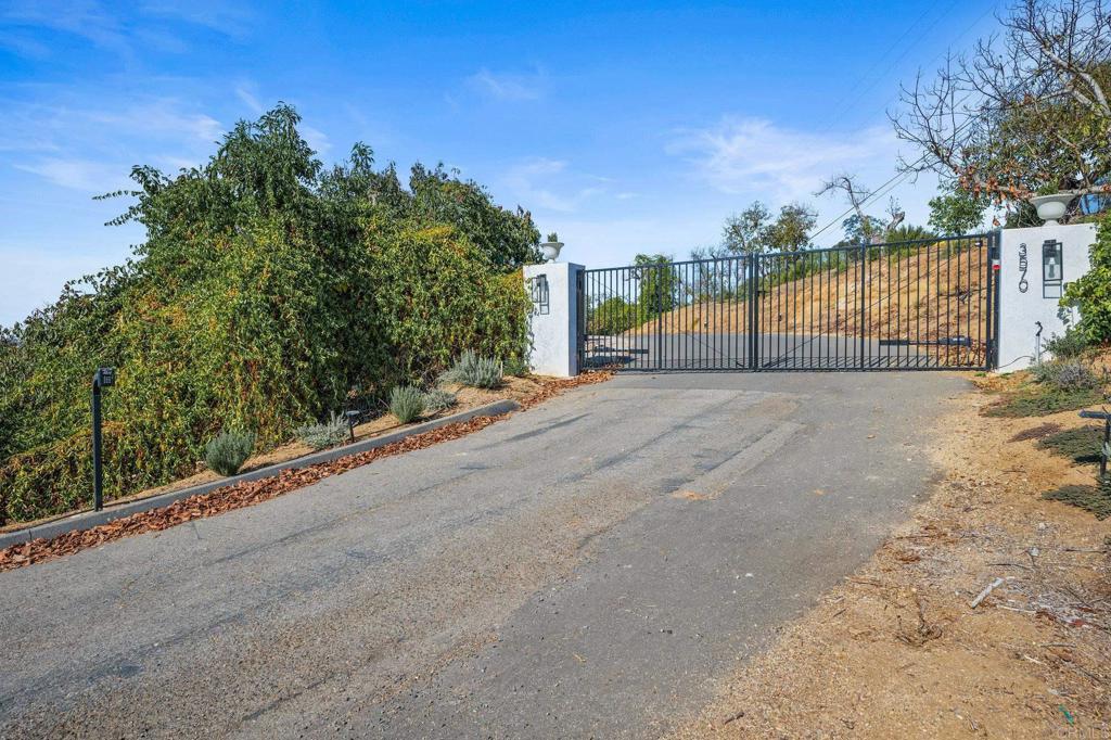 3570 Canonita Drive Fallbrook, CA 92028 - Photo 34 of 40