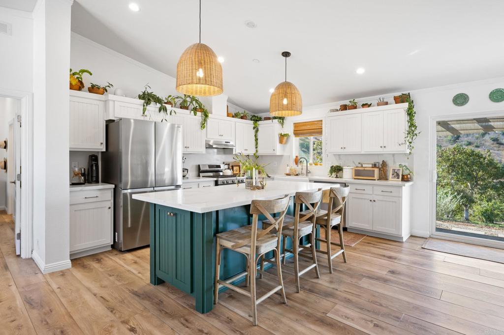 3570 Canonita Drive Fallbrook, CA 92028 - Photo 6 of 40