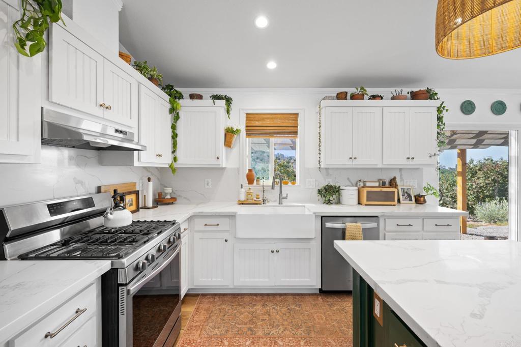 3570 Canonita Drive Fallbrook, CA 92028 - Photo 8 of 40