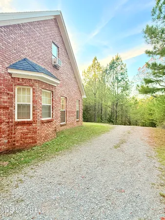 $299,000 | 466 Fort Hill Road, Grenada, MS 38901
