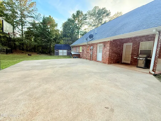 $299,000 | 466 Fort Hill Road, Grenada, MS 38901
