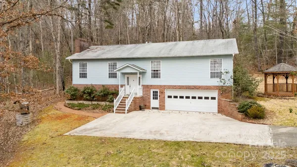 $389,000 | 184 Trimont Mountain Road, Franklin, NC 28734