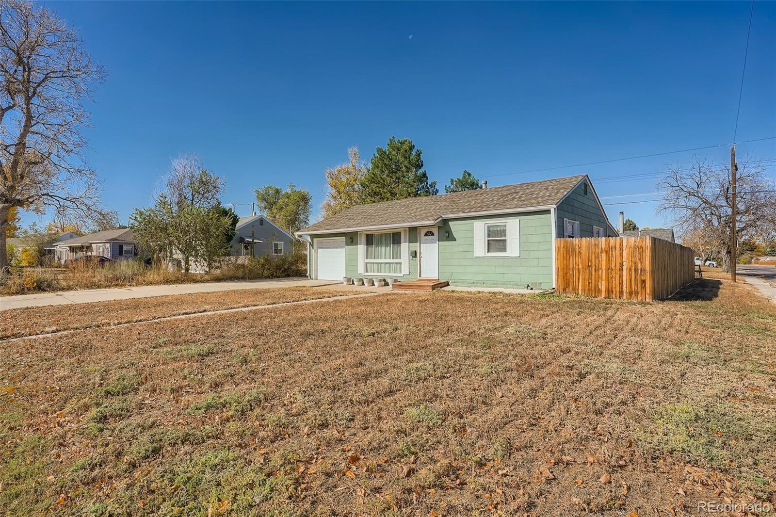 795 Moline Street Aurora, CO 80010 - Photo 1 of 29