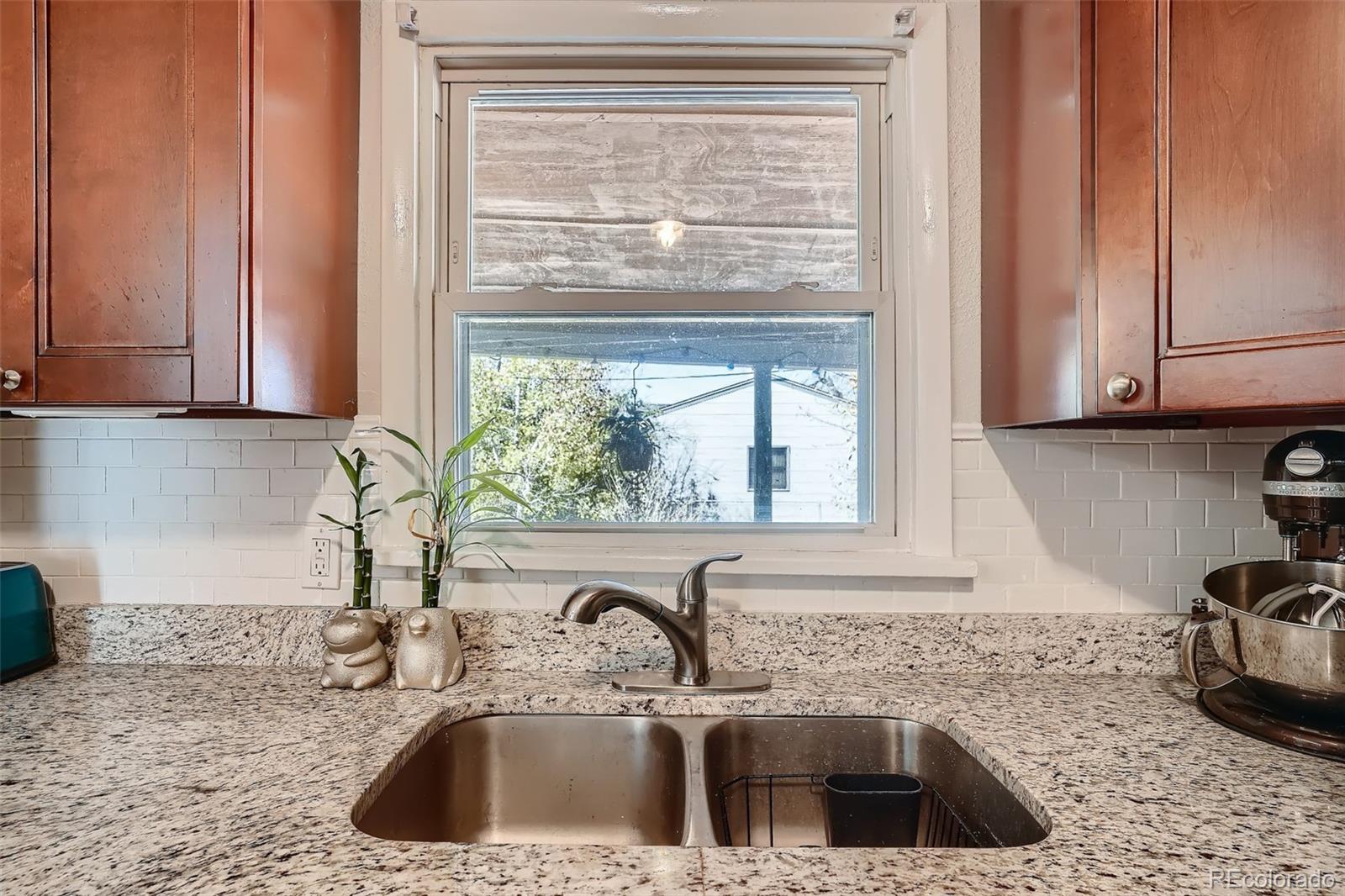 795 Moline Street Aurora, CO 80010 - Photo 11 of 29