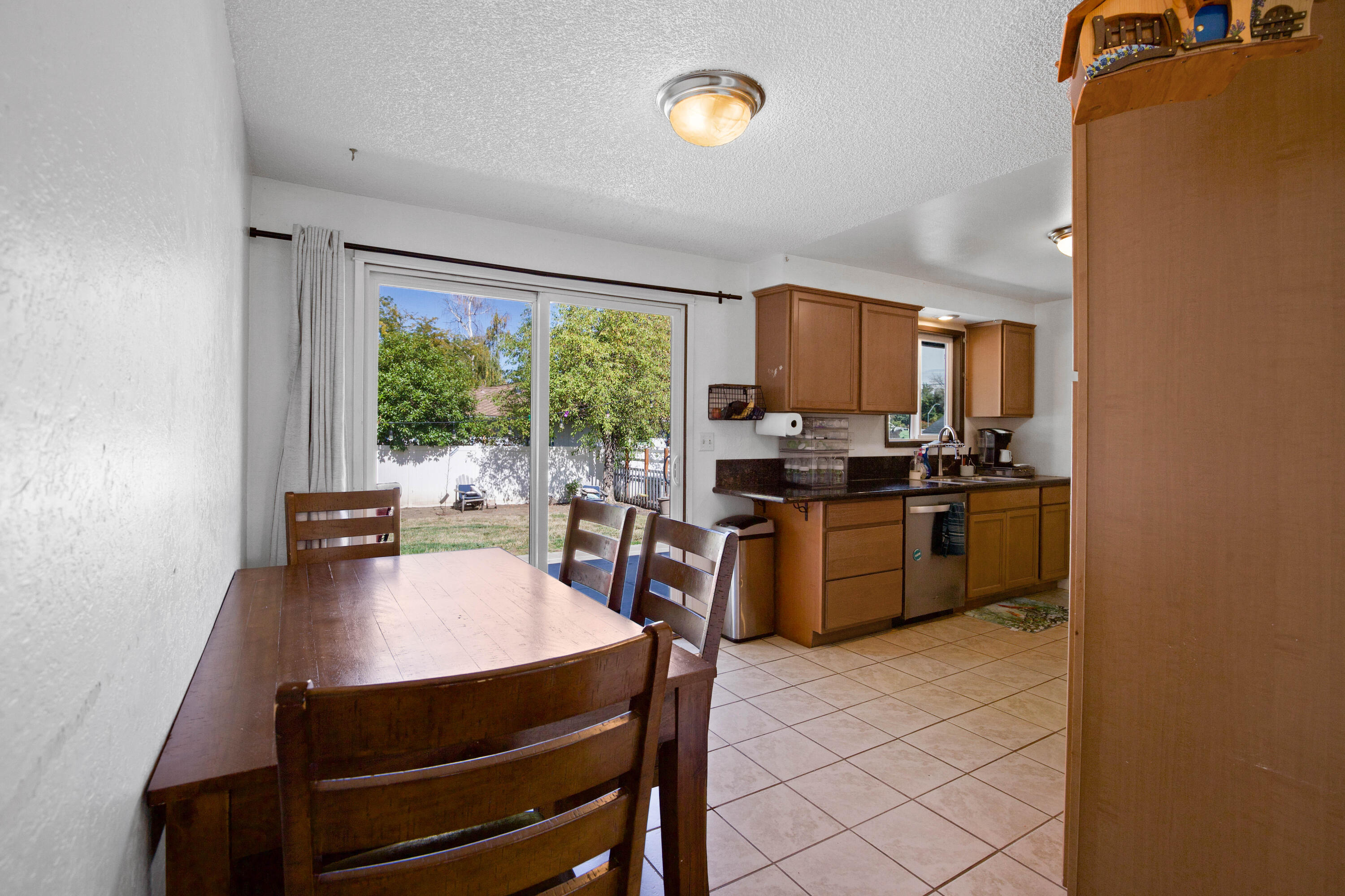 990 Janes Road Medford, OR 97501 - Photo 5 of 28 CU9A3758