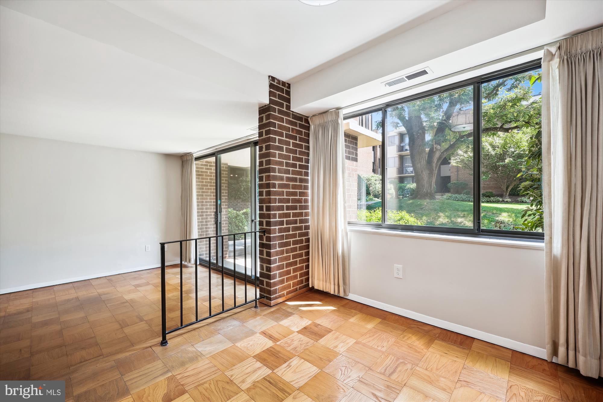2113 Walsh View Terrace, Unit 9101 Silver Spring, MD 20902 - Photo 7 of 41 Dining Room