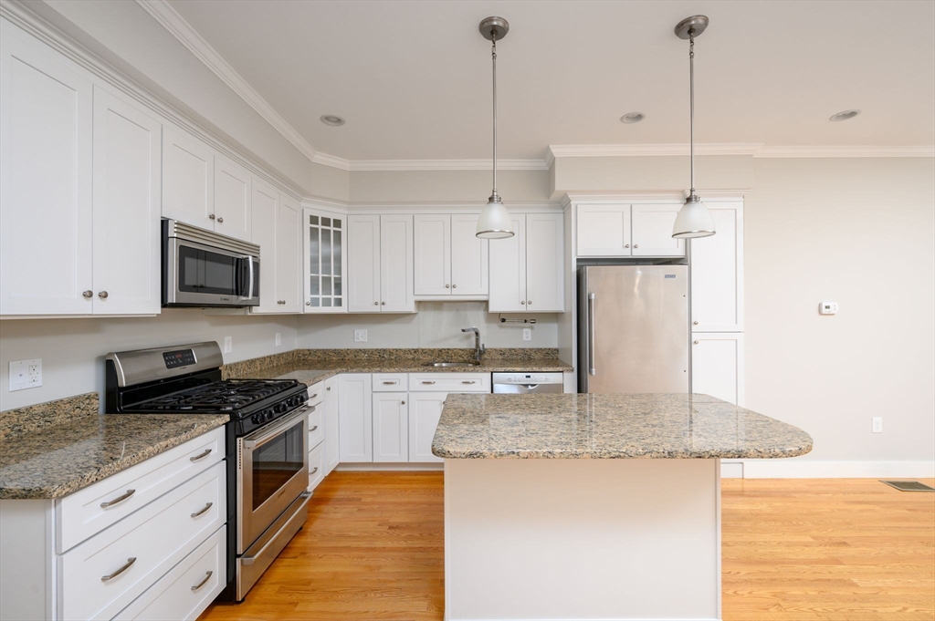 7 Taylor Lane, Unit 3 Hingham, MA 02043 - Photo 3 of 25