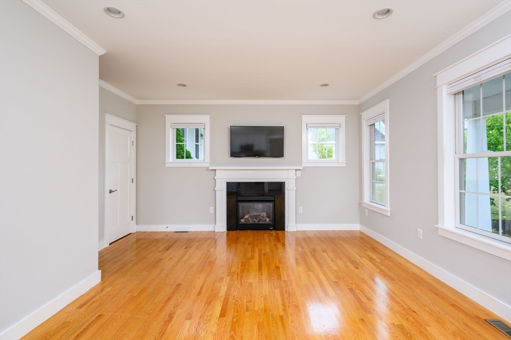 7 Taylor Lane, Unit 3 Hingham, MA 02043 - Photo 5 of 25