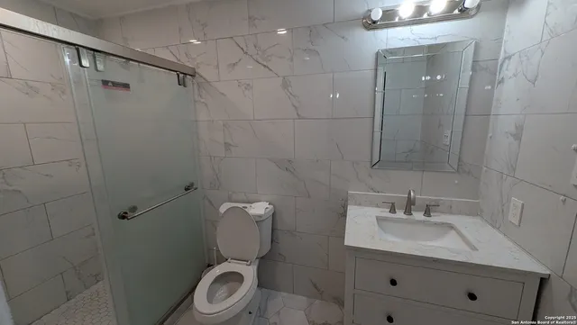 $400,000 | 5915 Bronco Way, San Antonio, TX 78239