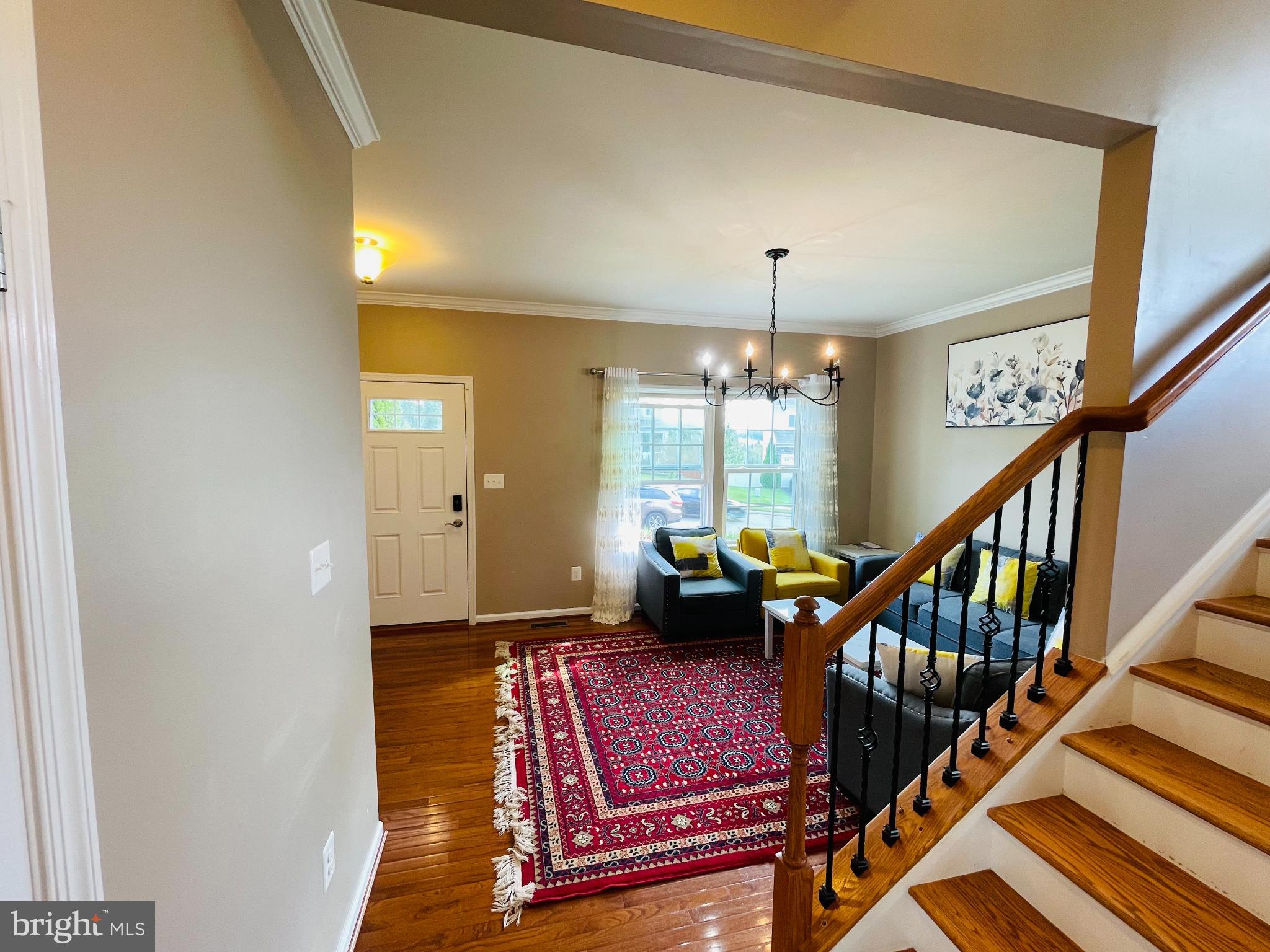 3214 Fledgling Circle Woodbridge, VA 22193 - Photo 6 of 30 a living room with furniture