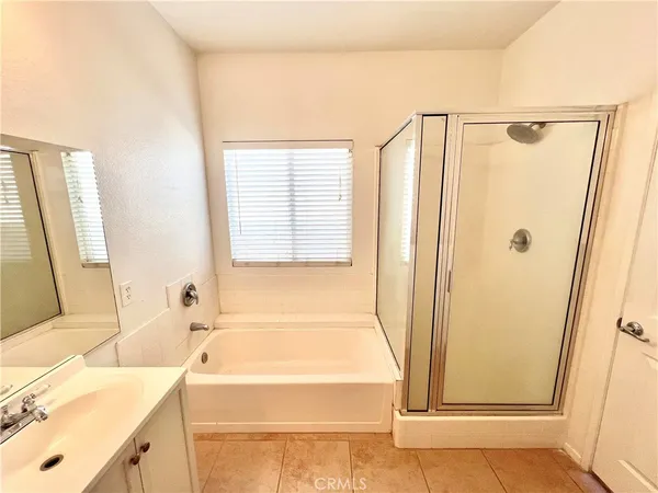 $2,450 | 13561 Fullerton Lane, Victorville, CA 92392