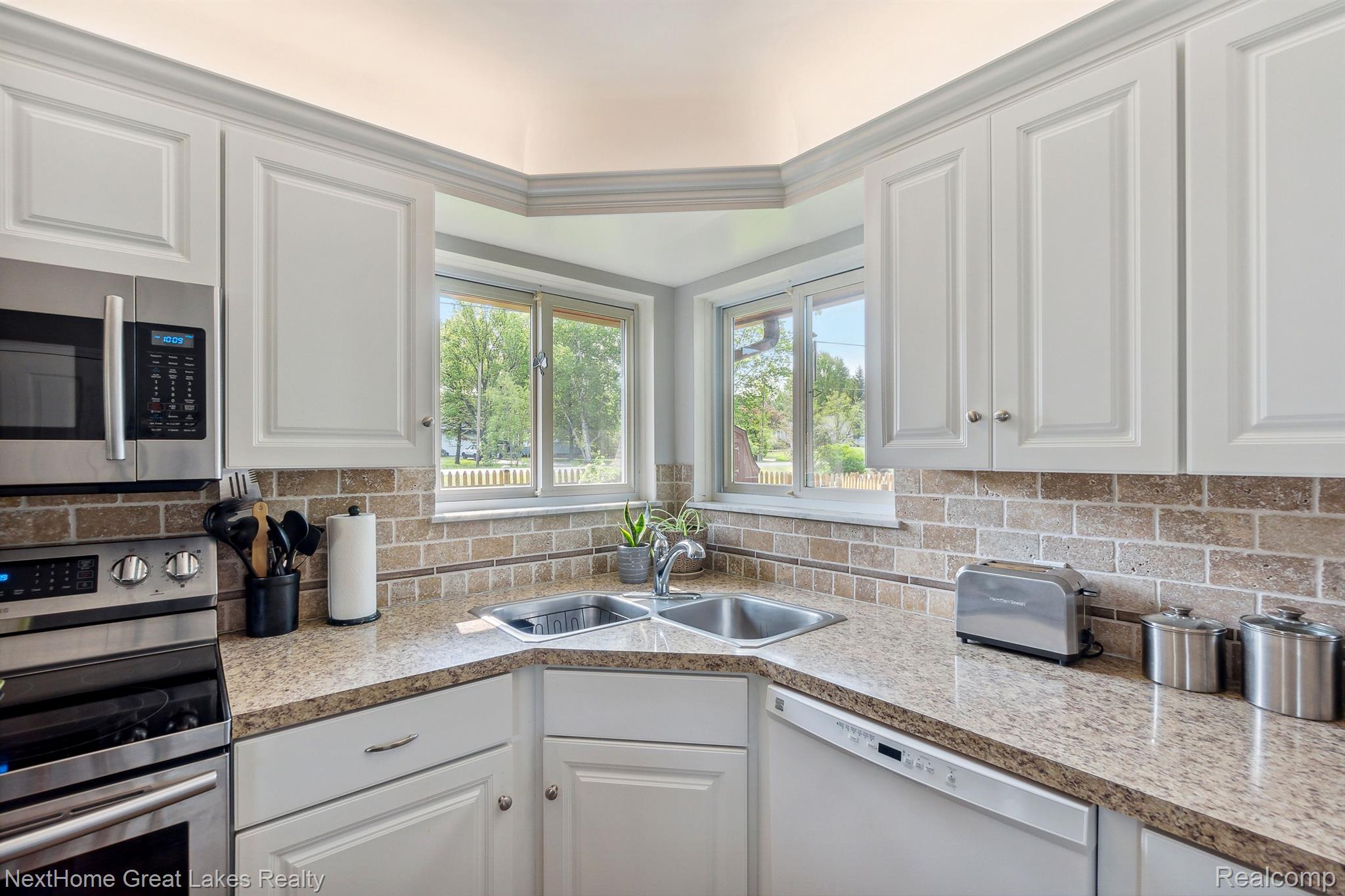 2141 Reid Road Flint, MI 48507 - Photo 17 of 40