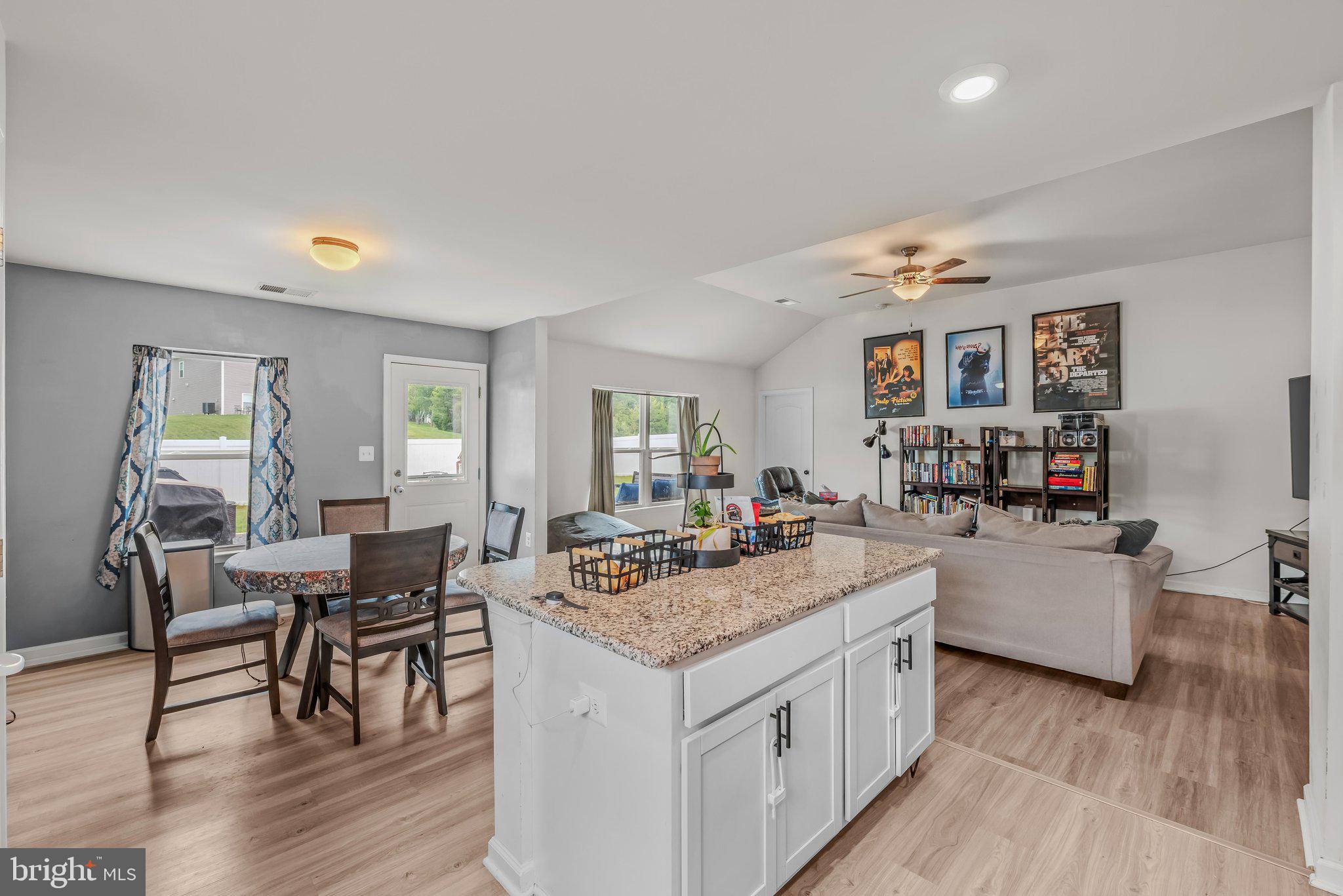 89 Rappahannock Run Falling Waters, WV 25419 - Photo 23 of 34 Kitchen