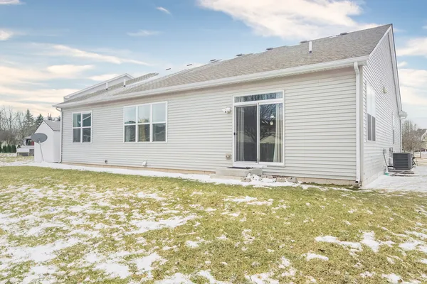 $473,000 | 303 Owen Court, Oswego, IL 60543