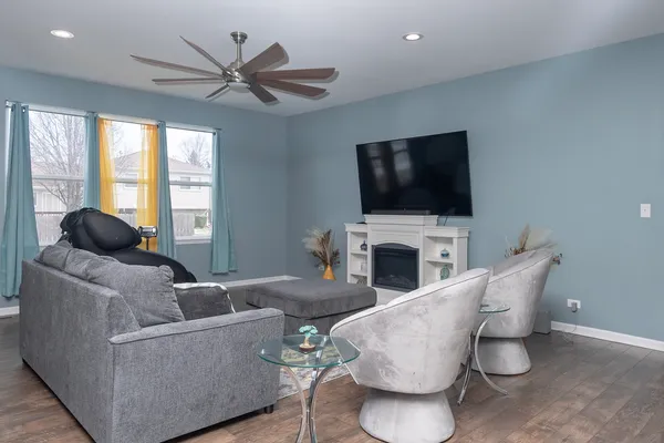 $473,000 | 303 Owen Court, Oswego, IL 60543