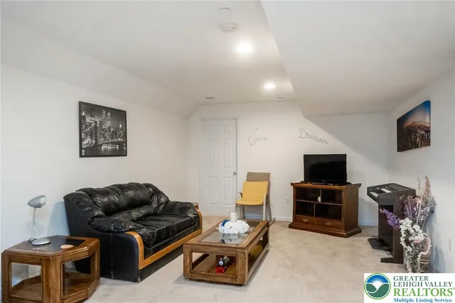 $415,000 | 977 South Fork Drive, Easton, PA 18040