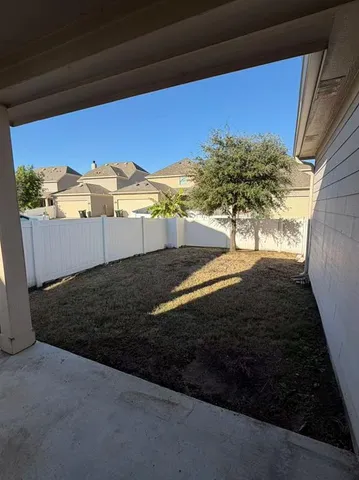 $379,000 | 725 Hartsfield Street, Aubrey, TX 76227