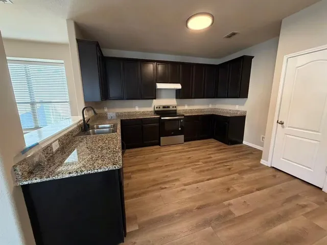 $379,000 | 725 Hartsfield Street, Aubrey, TX 76227